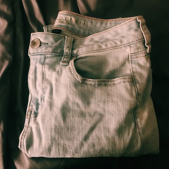 Light Wash Ripped American Eagle Jeans - Picture 2 of 2